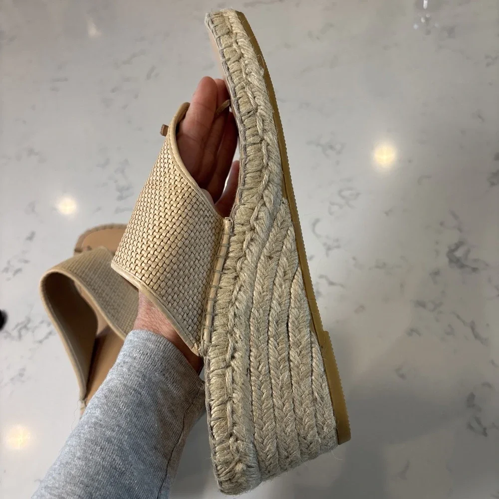 Andre Assous Sandals 41 US 10‎  Raffia Leather Thong Espadrille Wedge Spain